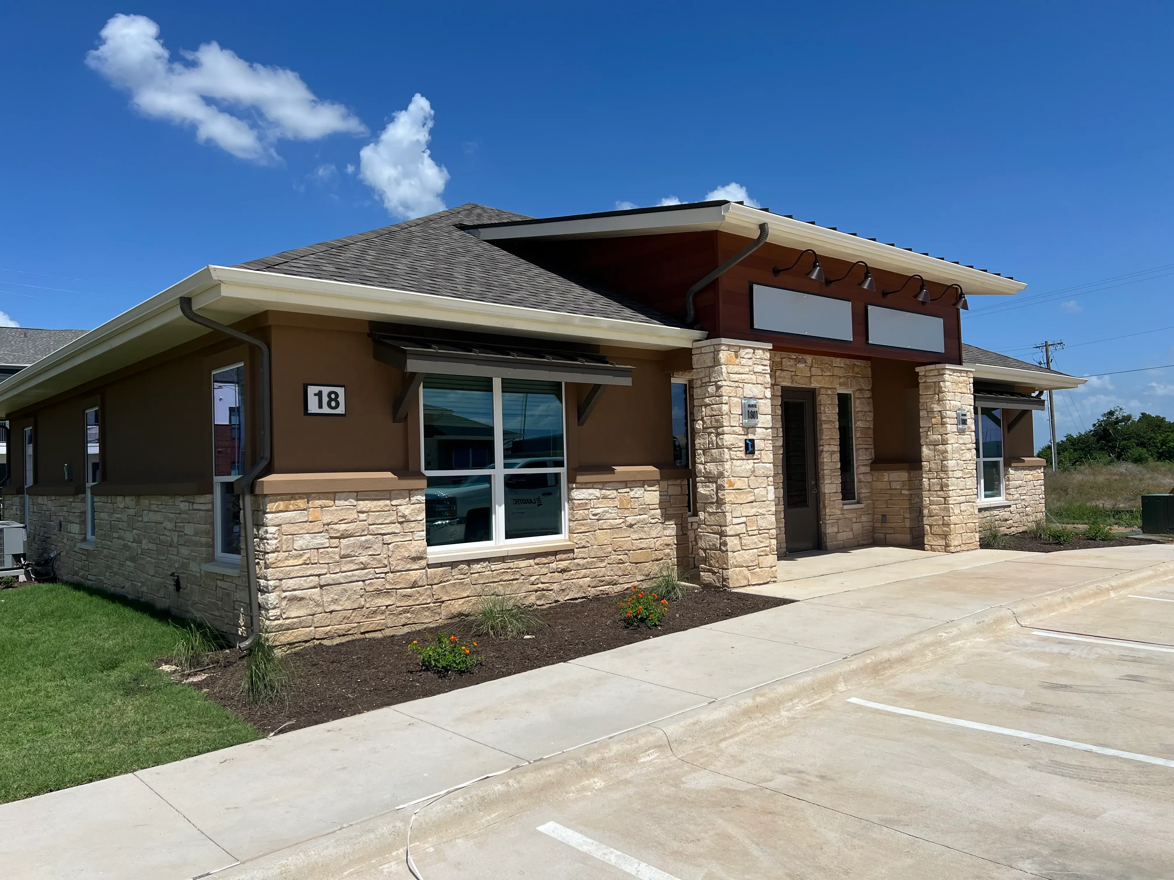 Vista Office Condos - Building Exterior